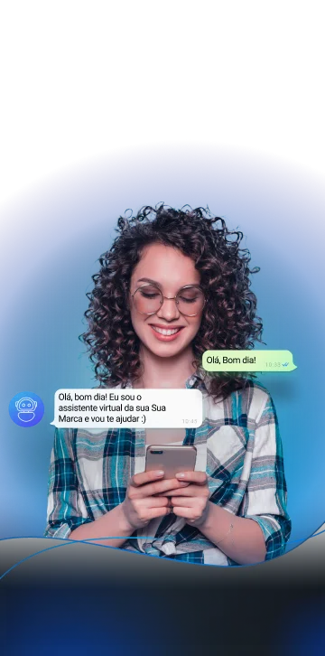 imagem de mulher com celular em mãos conversando por mensagem